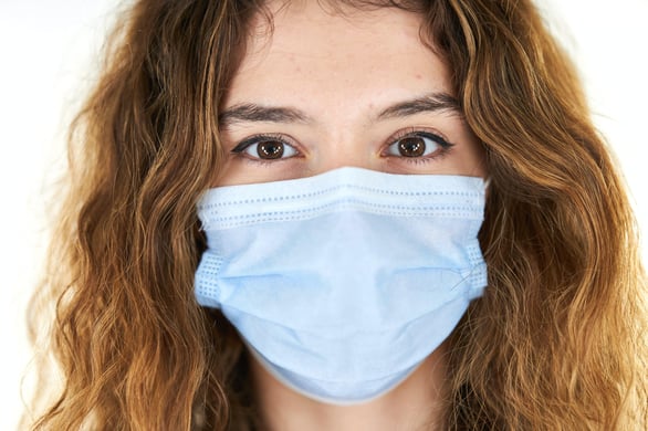 Separovic Injury Lawyers Girl In COVID-19 Mask 